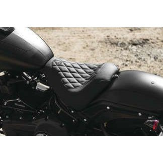 Load image into Gallery viewer, Mustang Wide Tripper Solo Seat Diamond Stitch Black 83017