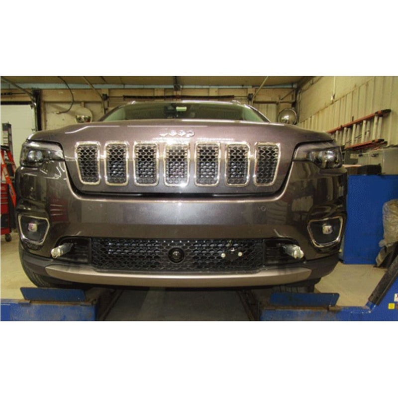 Load image into Gallery viewer, Blue Ox Ascent Tow Bar (7,500 lbs. tow cap.) & Baseplate Combo fits Select Jeep Cherokee Aluminum Bumper w/out Tow Hooks (Includes Adaptive Cruise Control, Shutters, & Technology Package) (2-Speed Transfer Case)