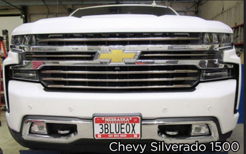 Load image into Gallery viewer, Blue Ox Avail Tow Bar (10,000 lbs. capacity) & Baseplate Combo fits Select GMC Yukon / Yukon XL AT4 and Chevrolet Suburban / Tahoe Z71 & Silverado 1500 (New Style)