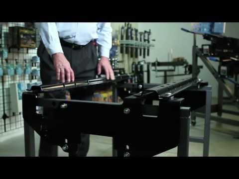 Load image into Gallery viewer, Reese Fifth Wheel Hitch 20,000 lbs. Capacity, Dual Jaw, Industry Standard Rail Mount