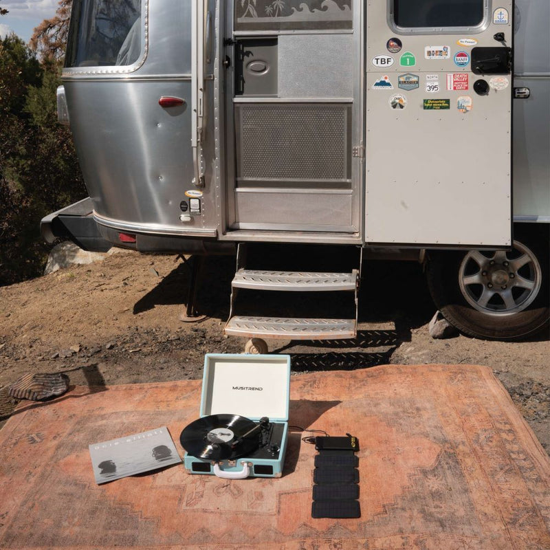 Load image into Gallery viewer, Go Power Durapack 8-Watt Portable Folding Power Pack