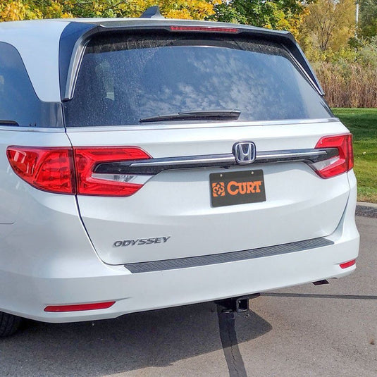 Curt Class III Custom Fit Trailer Hitch 2