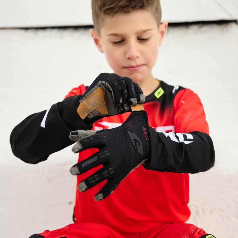 Load image into Gallery viewer, One Industries X197 Core Youth Black Gloves
