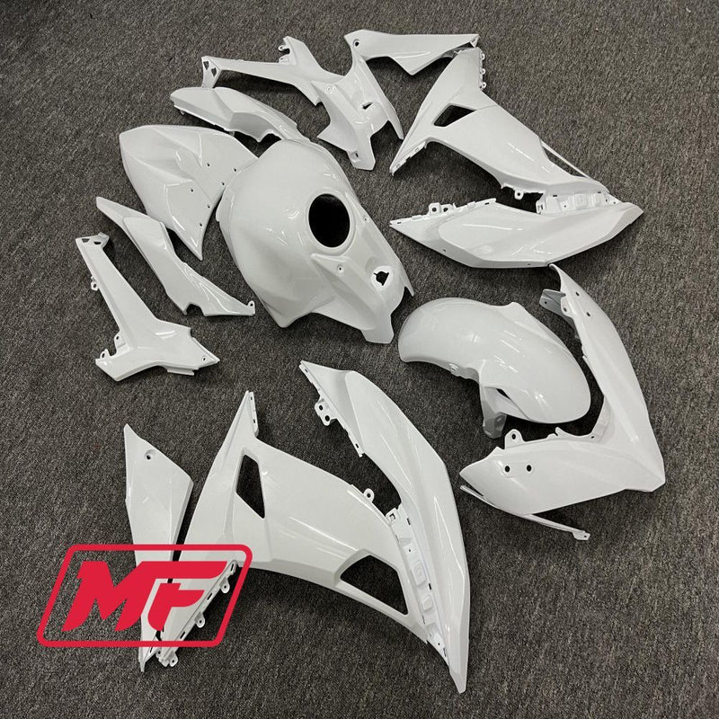Load image into Gallery viewer, Monster Fairings Full Kit Kawasaki Ninja650 17 Gloss White + Windshield + Gas Tank Cover
