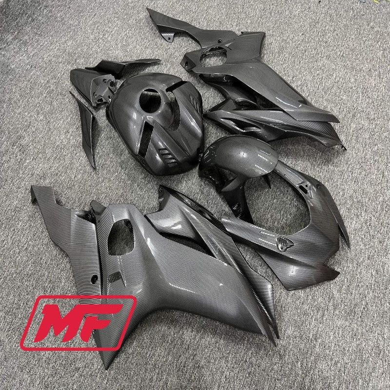 Load image into Gallery viewer, Monster Fairings Full Kit Yamaha R6 17-22 Carbon Fiber Style + Windshield + Gas Tank Cover
