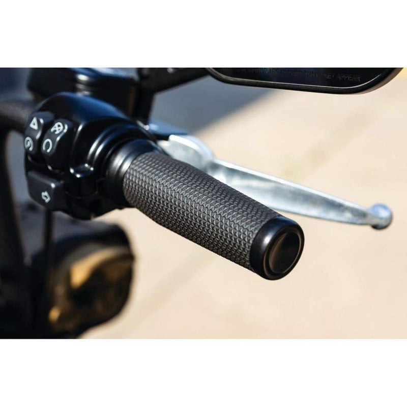 Load image into Gallery viewer, Kuryakyn Thresher Grips For V-Twin TBW TBW Black
