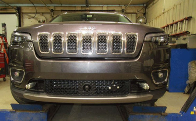 Load image into Gallery viewer, Blue Ox BX1144 Baseplate fits Jeep Cherokee Aluminum Bumper w/out Tow Hooks (Includes ACC, Shutters, &amp; Tech. Pkg.) (2-Speed Transfer Case)

