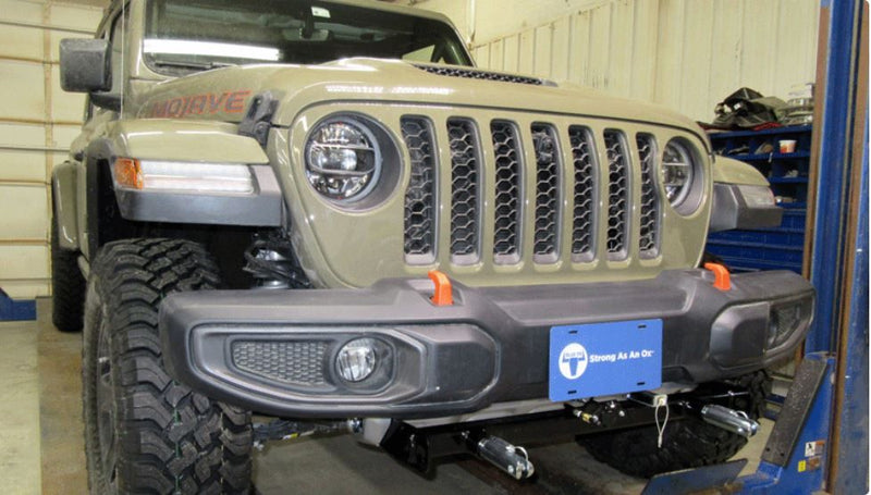 Load image into Gallery viewer, Blue Ox BX1145 Baseplate fits Select Jeep Gladiator (Includes Mojave) (Includes ACC)
