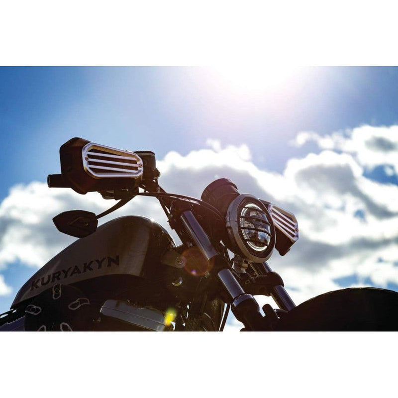 Load image into Gallery viewer, Kuryakyn Dillinger Handguards Silver
