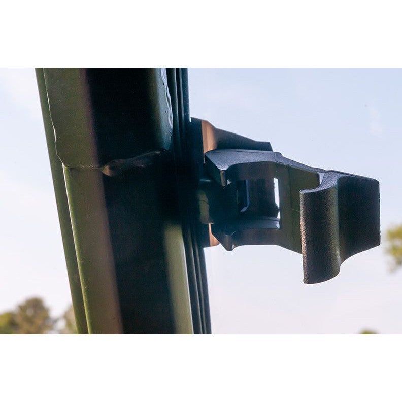 Load image into Gallery viewer, Seizmik Toolless Versa-Vent Scratch Resistant Polycarbonate Windshield
