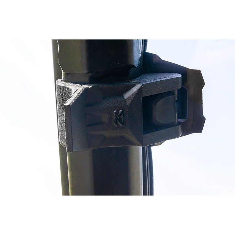 Load image into Gallery viewer, Seizmik Toolless Versa-Vent Scratch Resistant Polycarbonate Windshield
