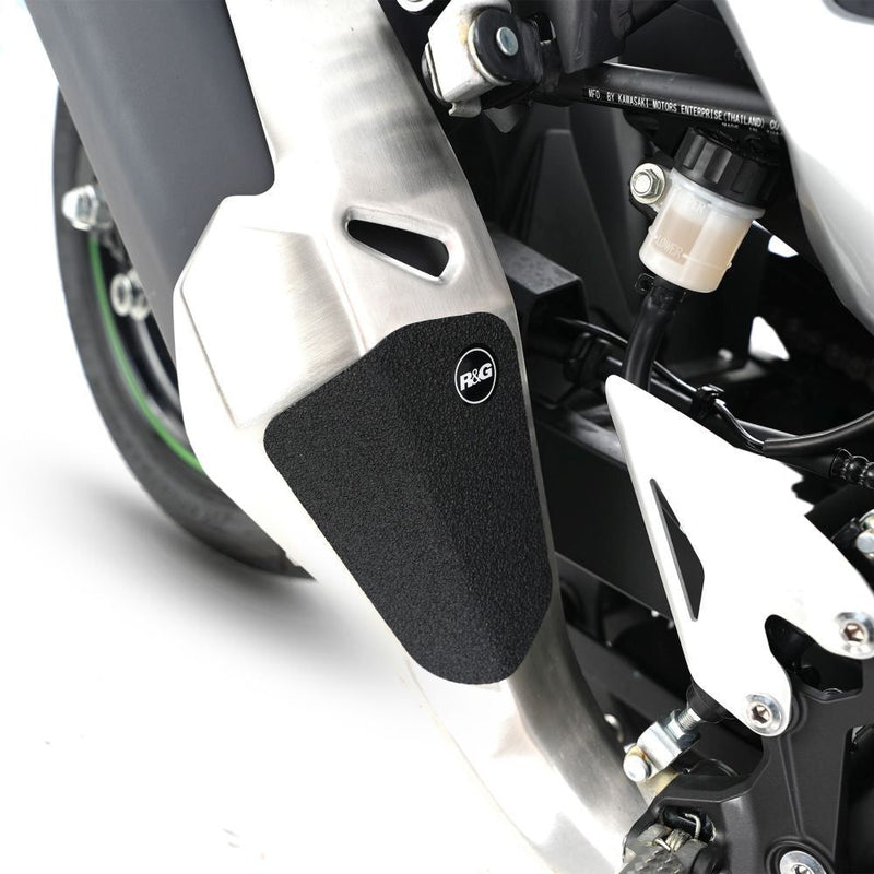 Load image into Gallery viewer, R&amp;G Racing Black Boot Guard Kit For 2018-2020 Kawasaki Ninja 250

