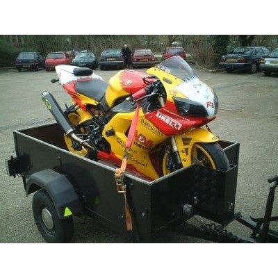 Load image into Gallery viewer, R&amp;G Racing White Classic Style Crash Protectors For 1998-1999 Yamaha YZF R1

