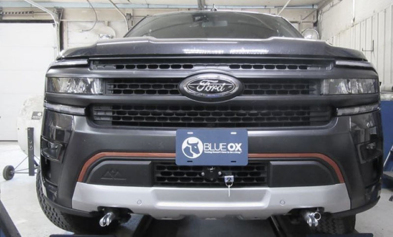 Load image into Gallery viewer, Blue Ox Avail Tow Bar (10,000 lbs. cap.) &amp; Baseplate Combo fits Select Ford Expedition 4x4 (Only vehicles equipped w/ 4L) (No Tremor) (Includes ACC, Shutters, Timberline &amp; EcoBoost)
