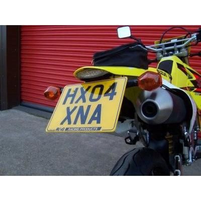 Load image into Gallery viewer, R&amp;G Racing Black Tail Tidy License Plate Holder LP0018BK
