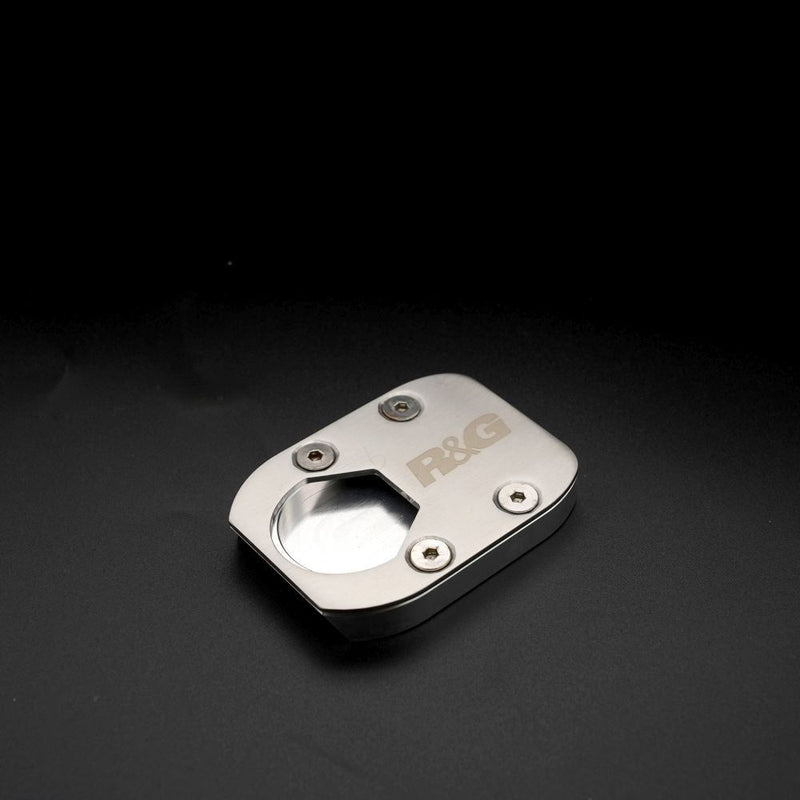 Load image into Gallery viewer, R&amp;G Racing Silver Kickstand Shoe For 2022-2024 Yamaha YZF R7 PKS0162SI
