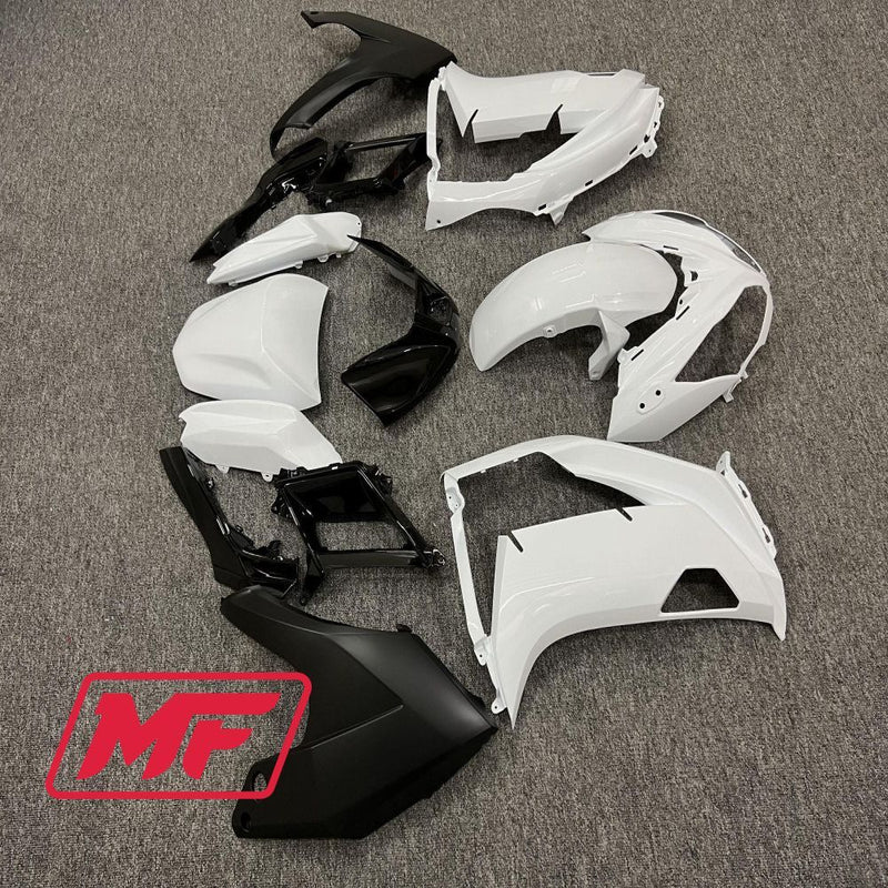 Load image into Gallery viewer, Monster Fairings Full Kit Kawasaki Ninja650 12-16 Black and White + Windshield + Gas Tank Cover
