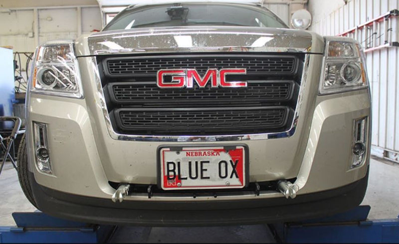 Load image into Gallery viewer, Blue Ox Alpha 2 Tow Bar (6,500 lbs. cap.) &amp; Baseplate Combo fits  2010-2017 Chevrolet Equinox &amp; 2010-2017 GMC Terrain
