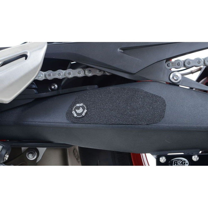 Load image into Gallery viewer, R&amp;G Racing Black Boot Guard Kit For 2013-2016 Triumph Street Triple 675
