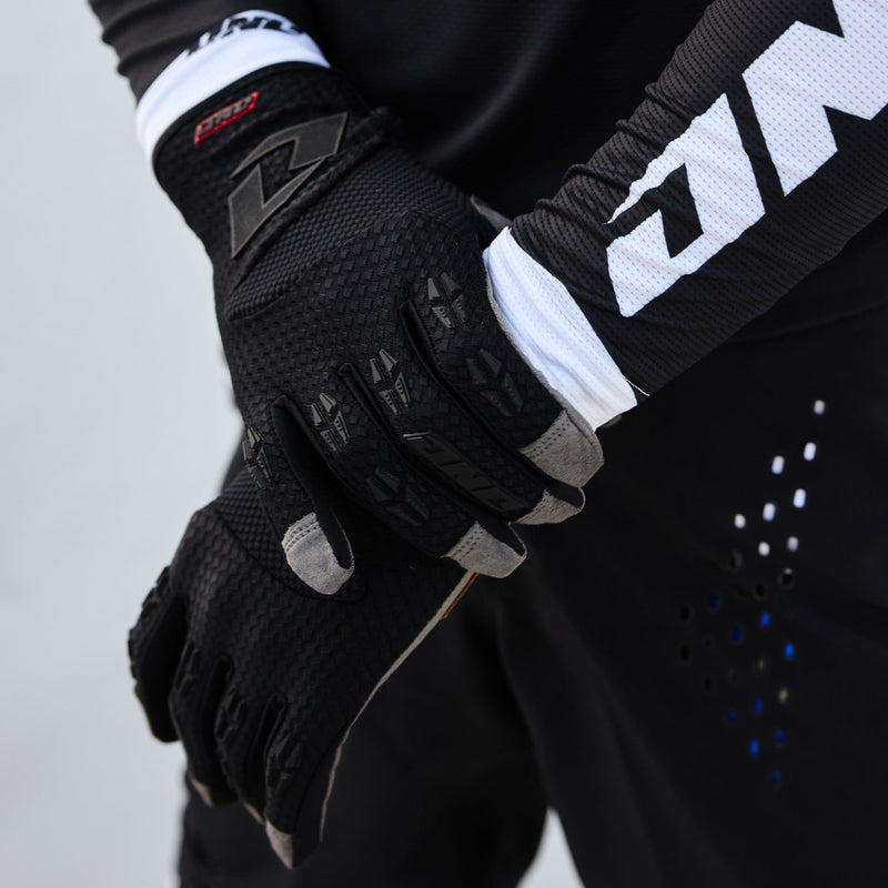 Load image into Gallery viewer, One Industries X197 Core Black Gloves
