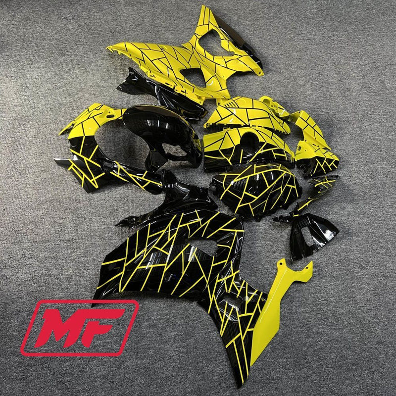 Load image into Gallery viewer, Monster Fairings Full Kit Yamaha R7 21-23 Yellow and Black Split + Windshield + Gas Tank Cover
