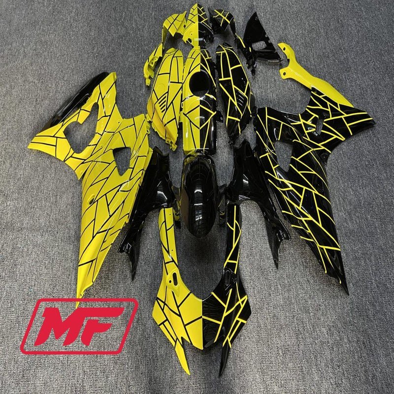 Load image into Gallery viewer, Monster Fairings Full Kit Yamaha R7 21-23 Yellow and Black Split + Windshield + Gas Tank Cover
