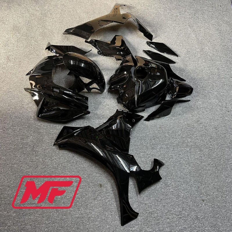 Load image into Gallery viewer, Monster Fairings Full Kit Yamaha YZF R1 20-24 Gloss Black + Windshield + Gas Tank Cover

