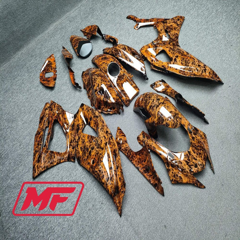 Load image into Gallery viewer, Monster Fairings Full Kit YAMAHA R7 21-24 Orange Special + Windshield + Gas Tank Cover
