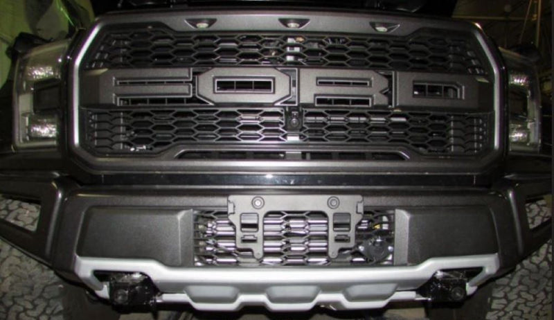 Load image into Gallery viewer, Blue Ox BX2681 Baseplate fits Select F-150, Expedition, Navigator (see compatibility listing)
