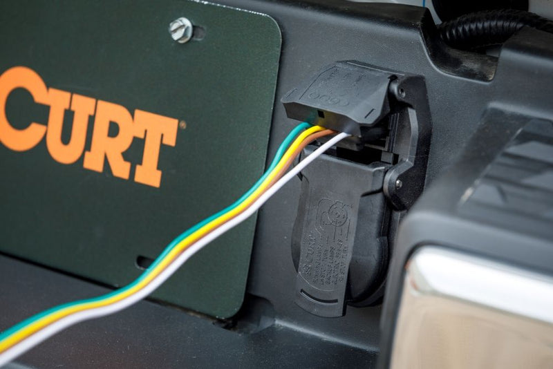 Load image into Gallery viewer, Curt OEM Replacement Dual-Output 7 &amp; 4-Way Connector (Plugs into USCAR)
