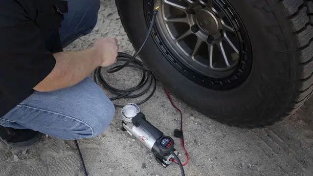 Load image into Gallery viewer, Digital Portable Compressor - 12 Volt, 120 PSI
