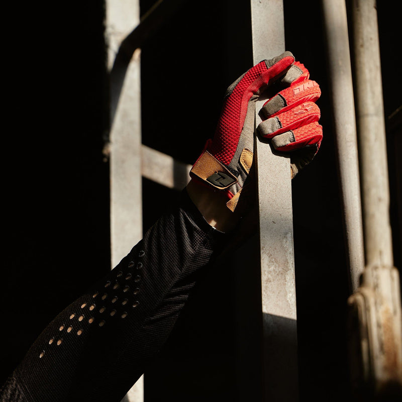 Load image into Gallery viewer, One Industries X197 Halt Red Gloves
