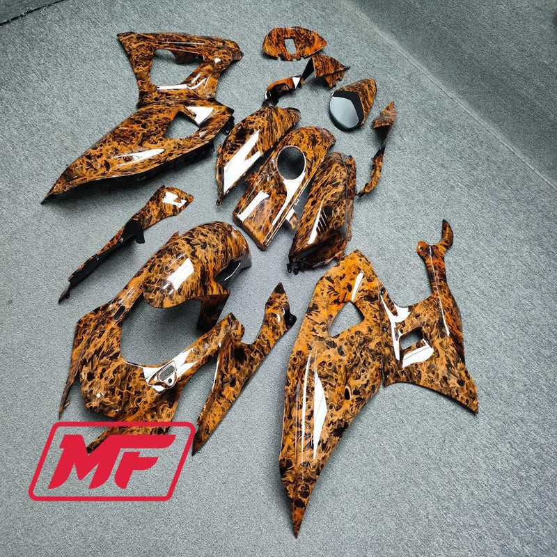 Load image into Gallery viewer, Monster Fairings Full Kit YAMAHA R7 21-24 Orange Special + Windshield + Gas Tank Cover
